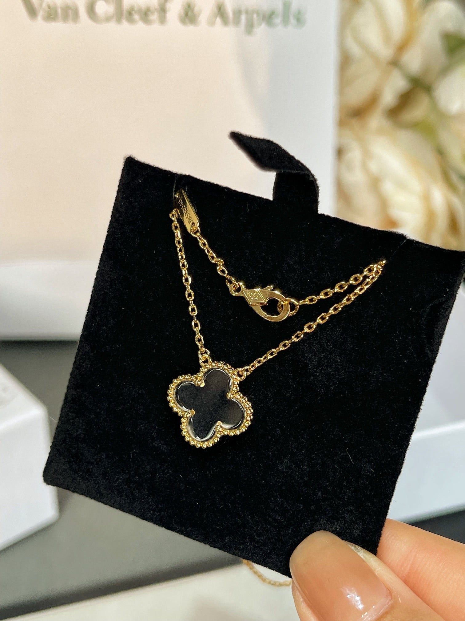 VCA CLOVER ROCK CRYSTAL ROSE GOLD NECKLACE