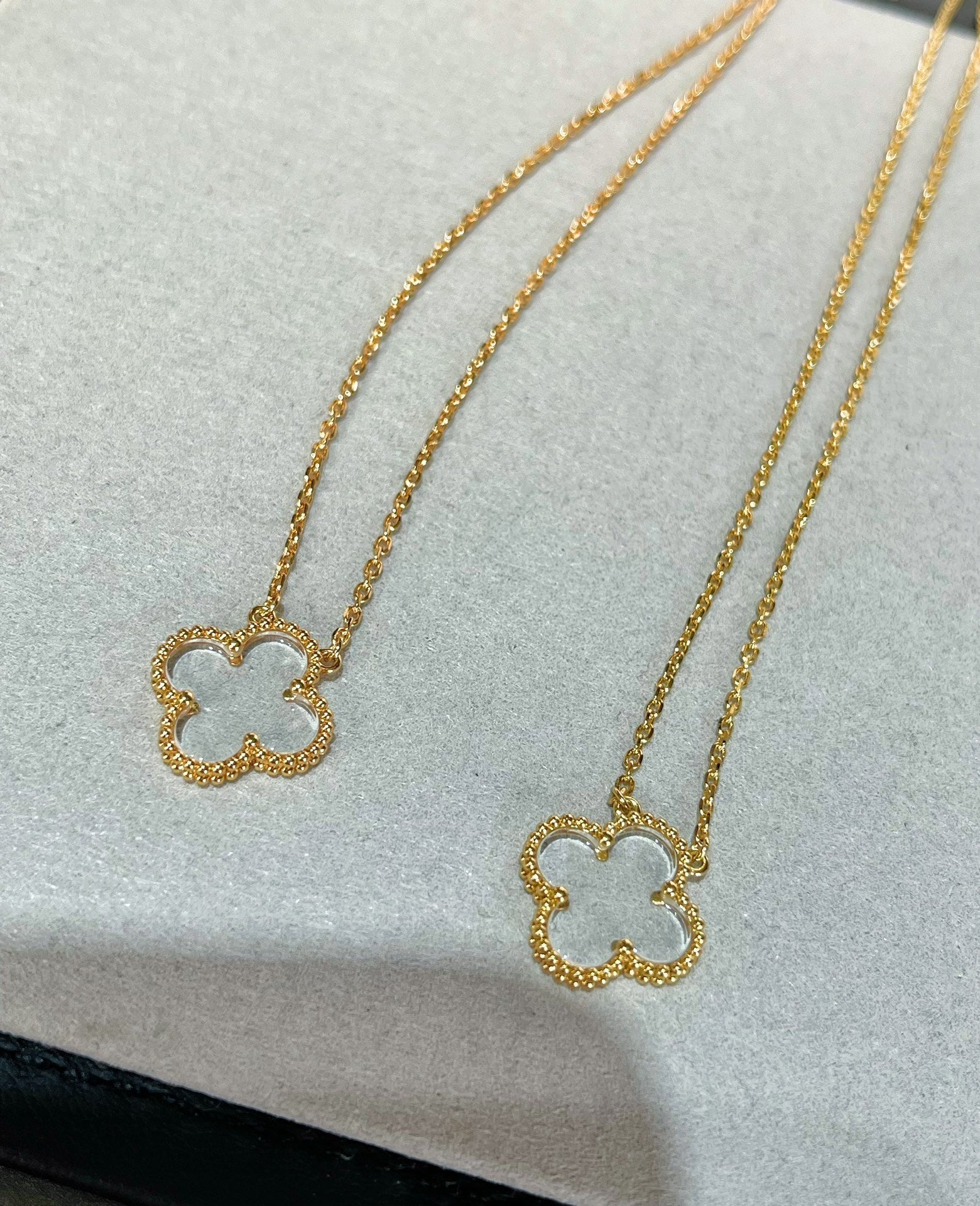 VCA CLOVER ROCK CRYSTAL ROSE GOLD NECKLACE