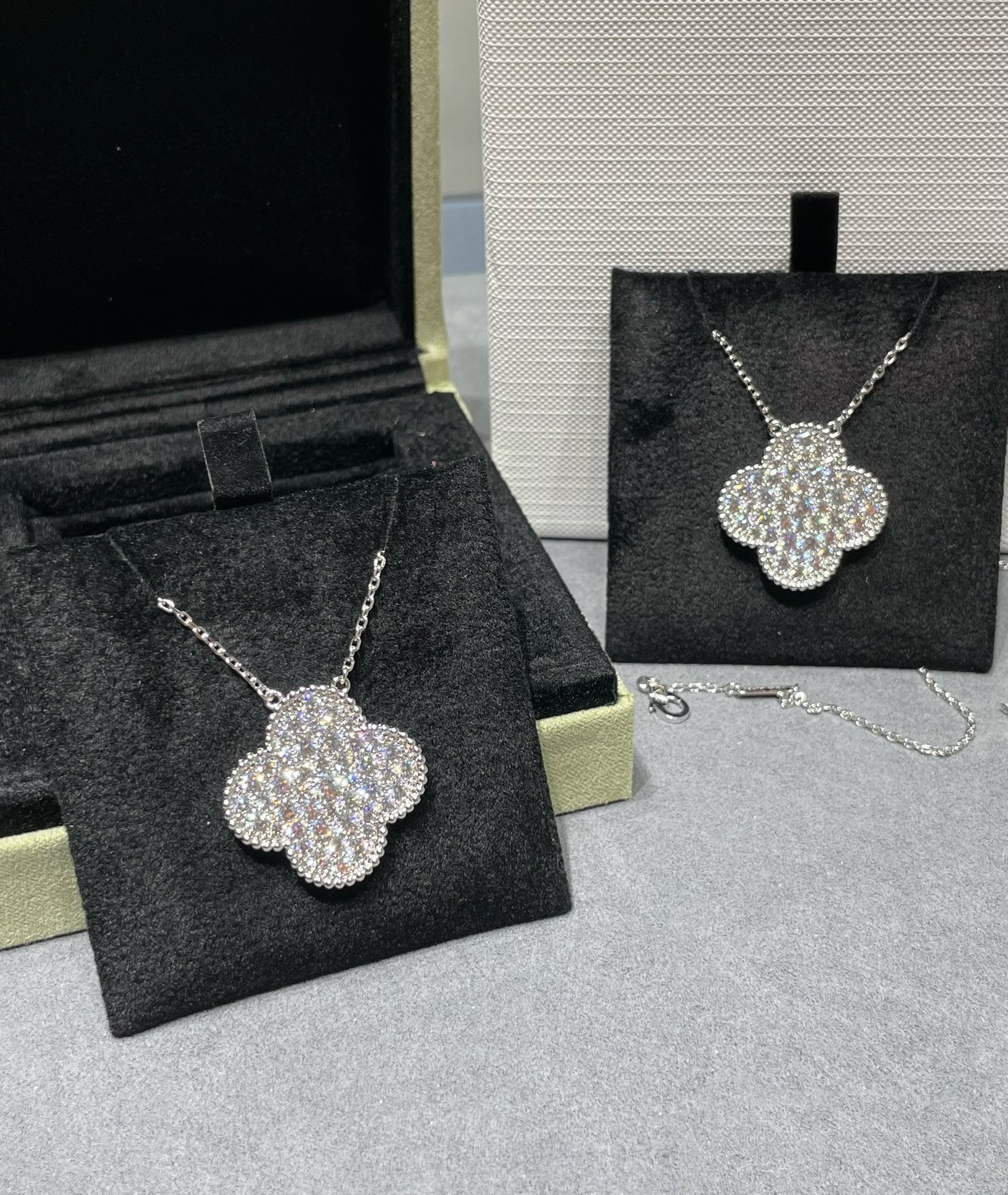 VCA CLOVER 25MM LARGE PENDANT DIAMOND PAVED SILVER NECKLACE