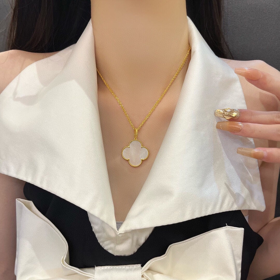 VCA CLOVER 25MM MOP LARGE PENDANT NECKLACE