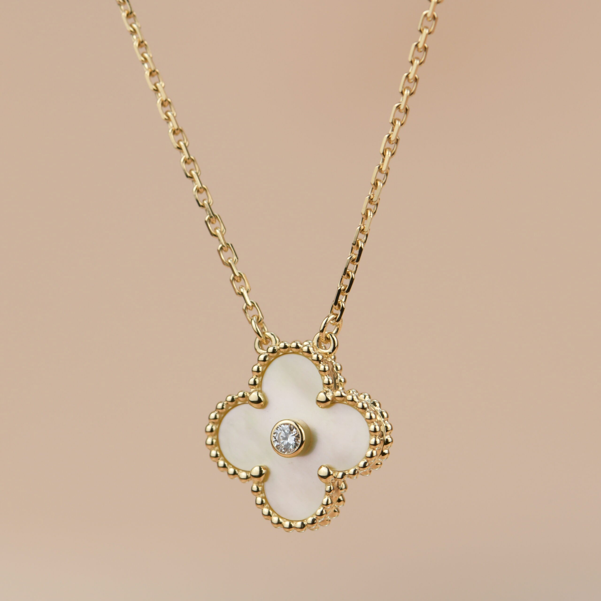 VCA CLOVER 15MM DIAMOND GOLD MOTHER OF PEARL NECKLACE