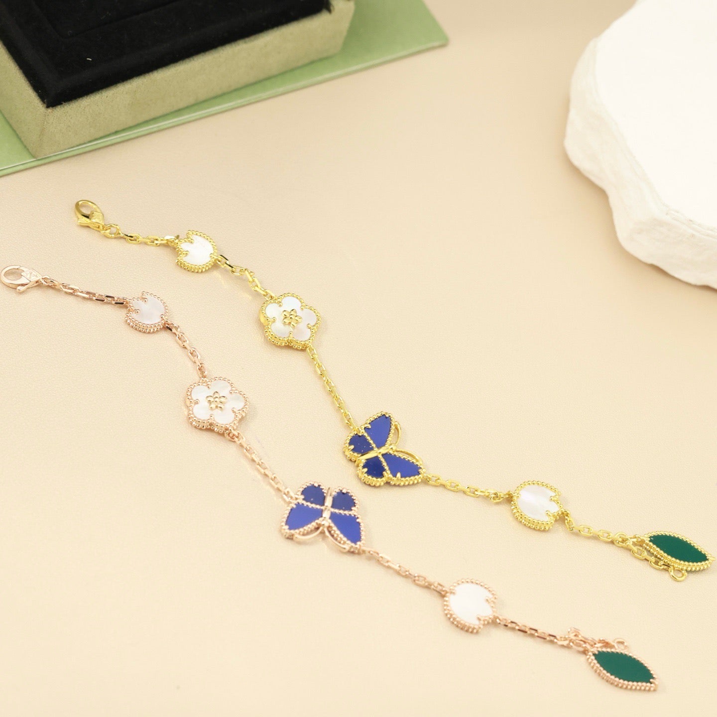 VCA LUCKY SPRING BUTTERFLY 5 MOTIF BRACELET