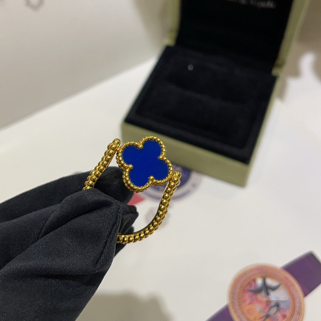 VCA CLOVER RIVERSIBLE BLUE AGATE RING