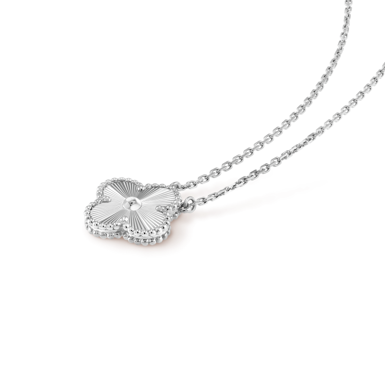 VCA CLOVER 15MM LASER NECKLACE SILVER