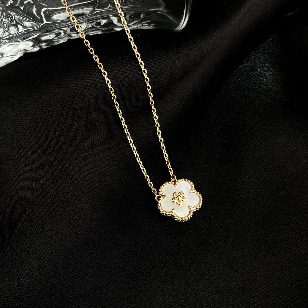 VCA LUCKY WHITE MOP PLUM BLOSSOM NECKLACE