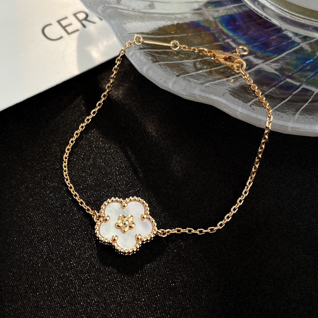 VCA LUCKY WHITE MOP PLUM BLOSSOM BRACELET
