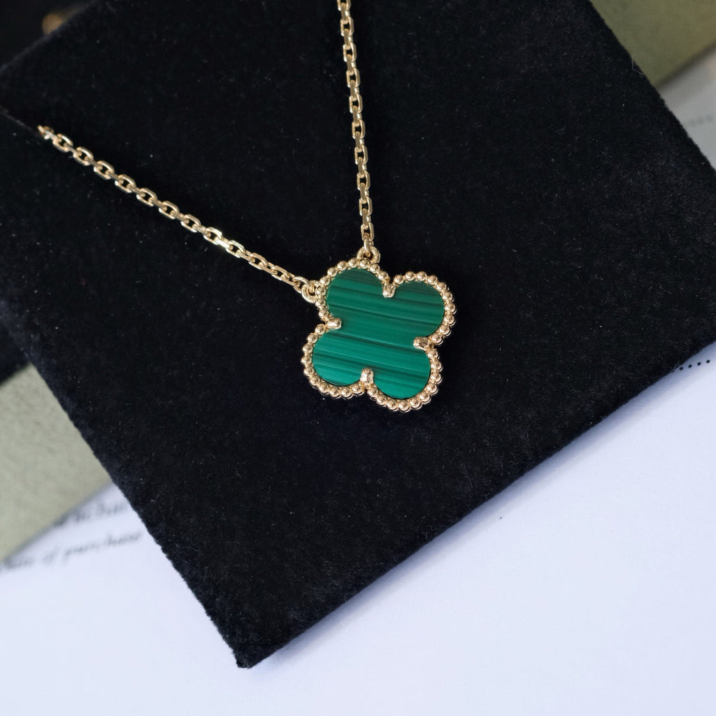 VCA CLOVER 15MM MALACHITE SINGLE FLOWER NECKLACE