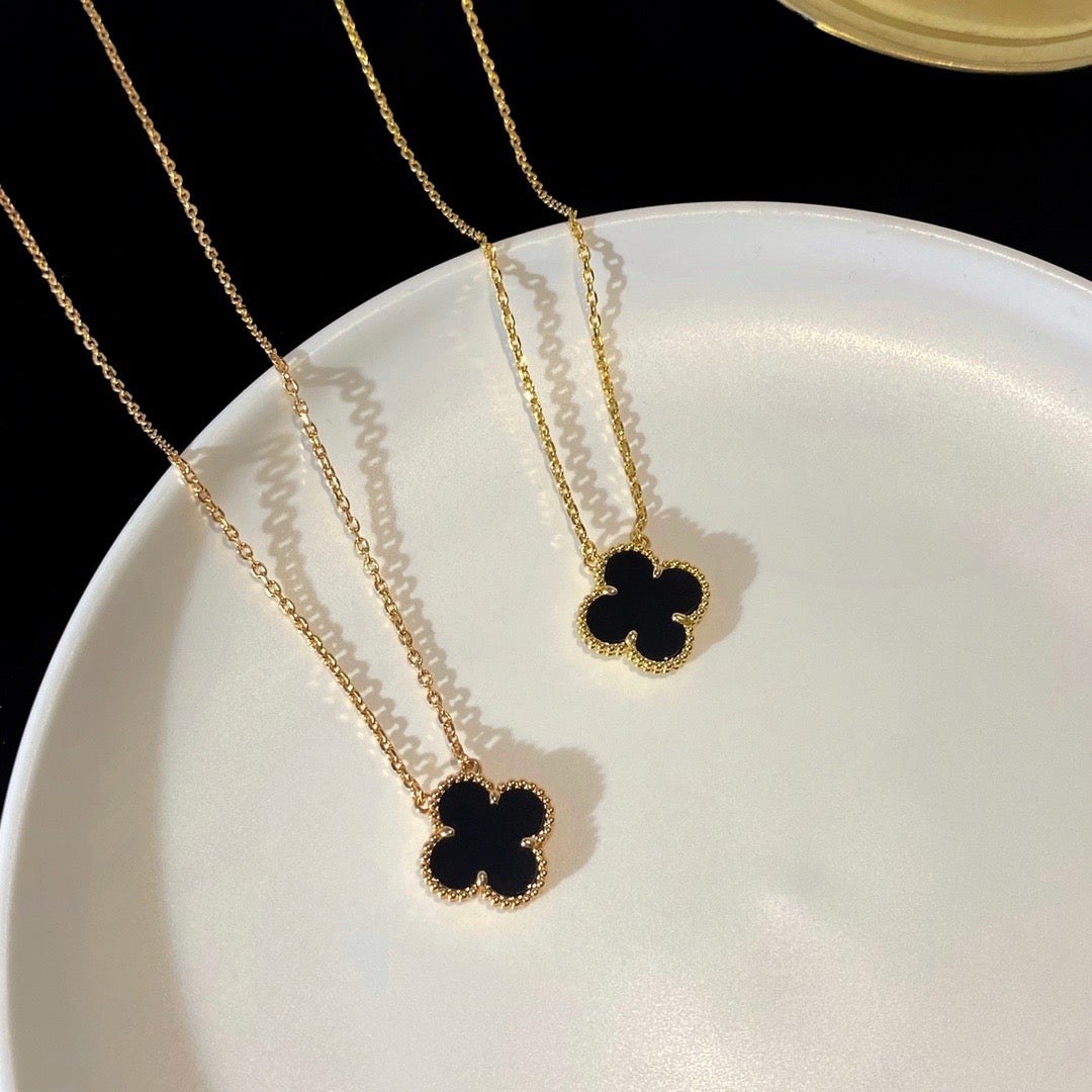 VCA CLOVER 15MM BLACK ONYX SINGLE FLOWER NECKLACE