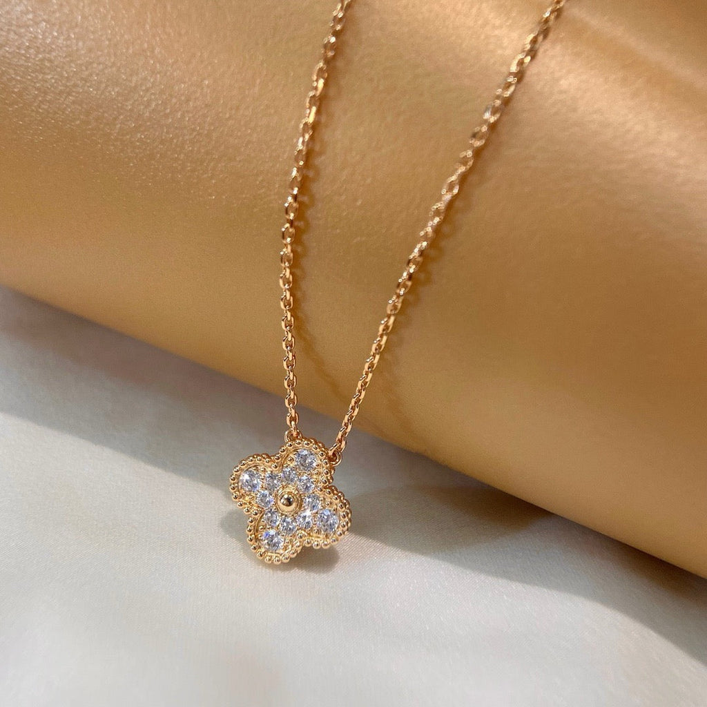 VCA CLOVER 15MM DIAMOND SINGLE FLOWER NECKLACE