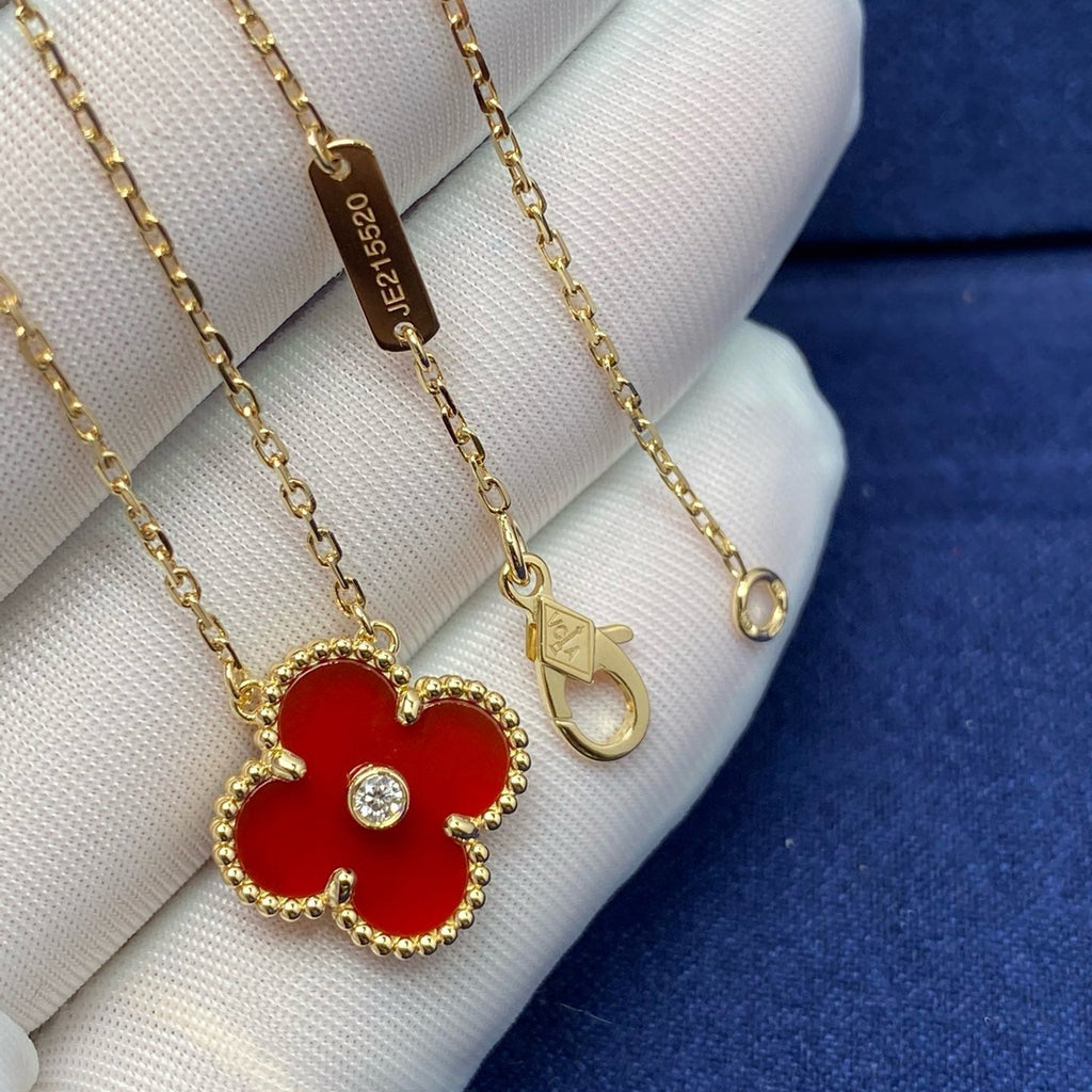 VCA CLOVER 15MM DIAMOND CARNELIAN NECKLACE