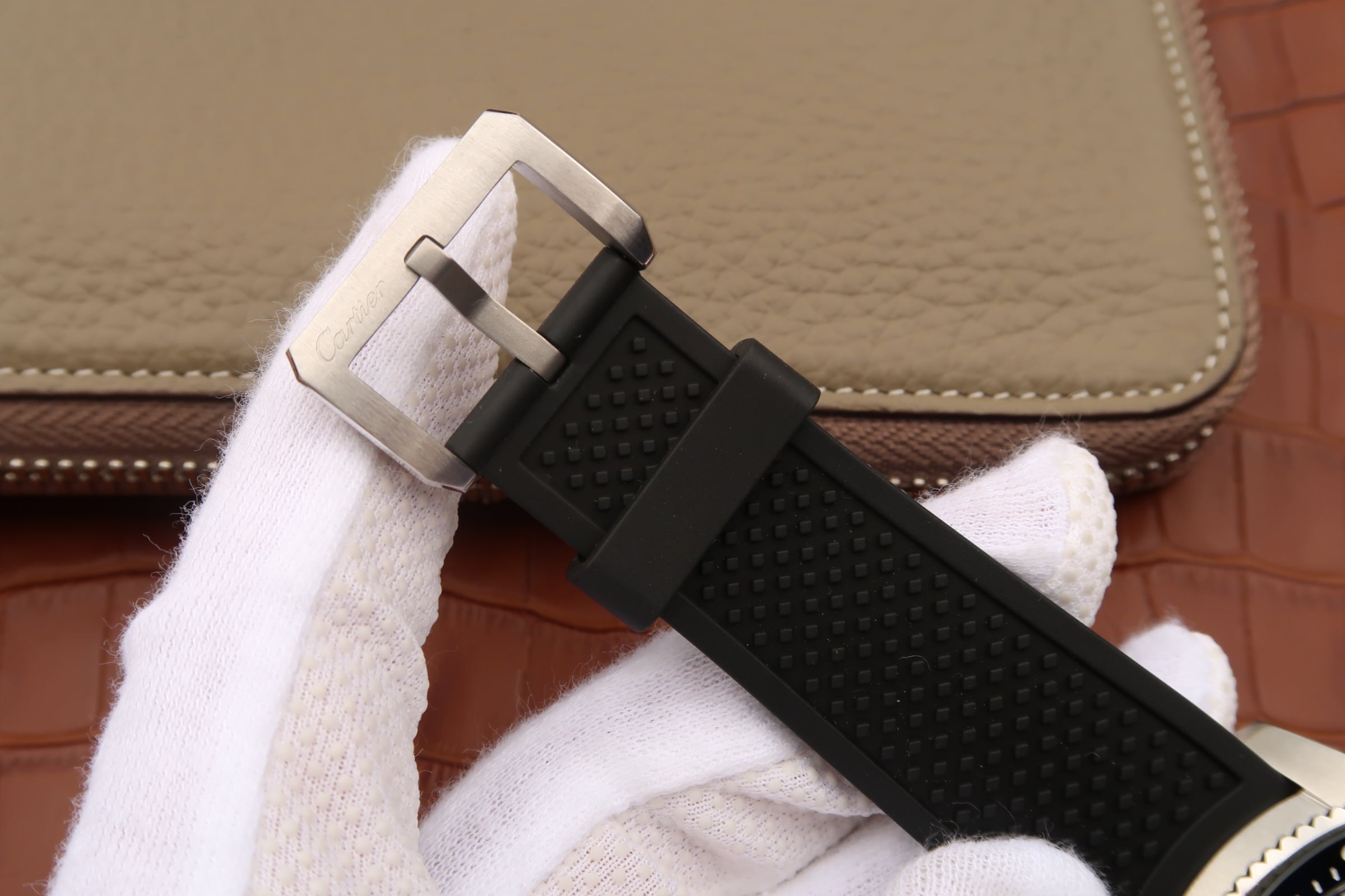 CARTIER CALIBRE DIVER 42 AUTOMATIC STEEL CASE BLACK DIAL