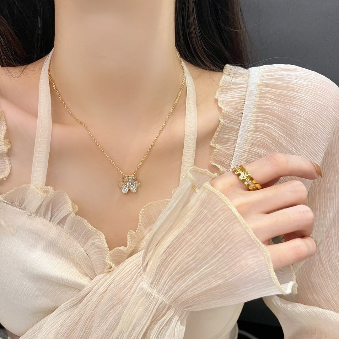 VCA FLOWER DIAMOND NECKLACE
