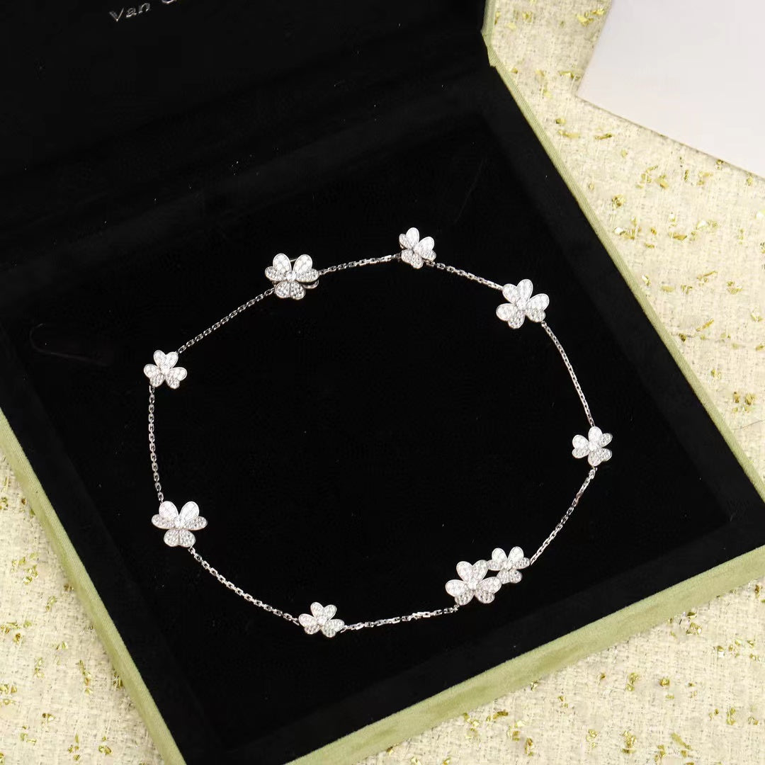 VCA FRIVOLE SILVER 9 FLOWERS NECKLACE