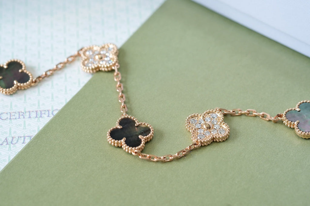 VCA CLOVER 5 MOTIF GRAY MOP BRACELET COLLECTION