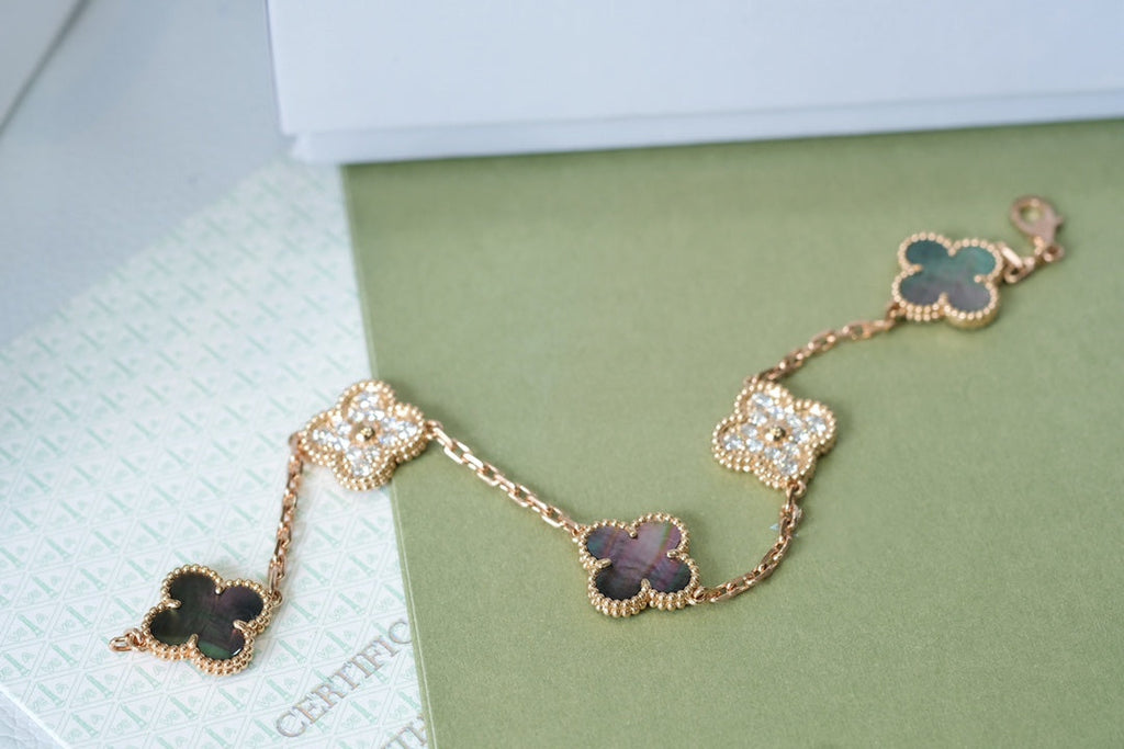 VCA CLOVER 5 MOTIF GRAY MOP BRACELET COLLECTION