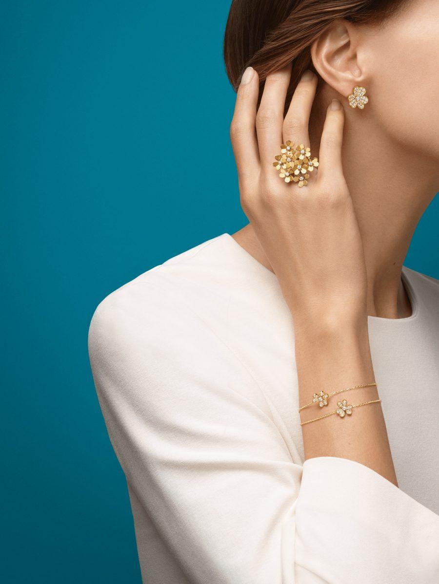 VCA FRIVOLE GOLD FLOWER DIAMOND EARRINGS