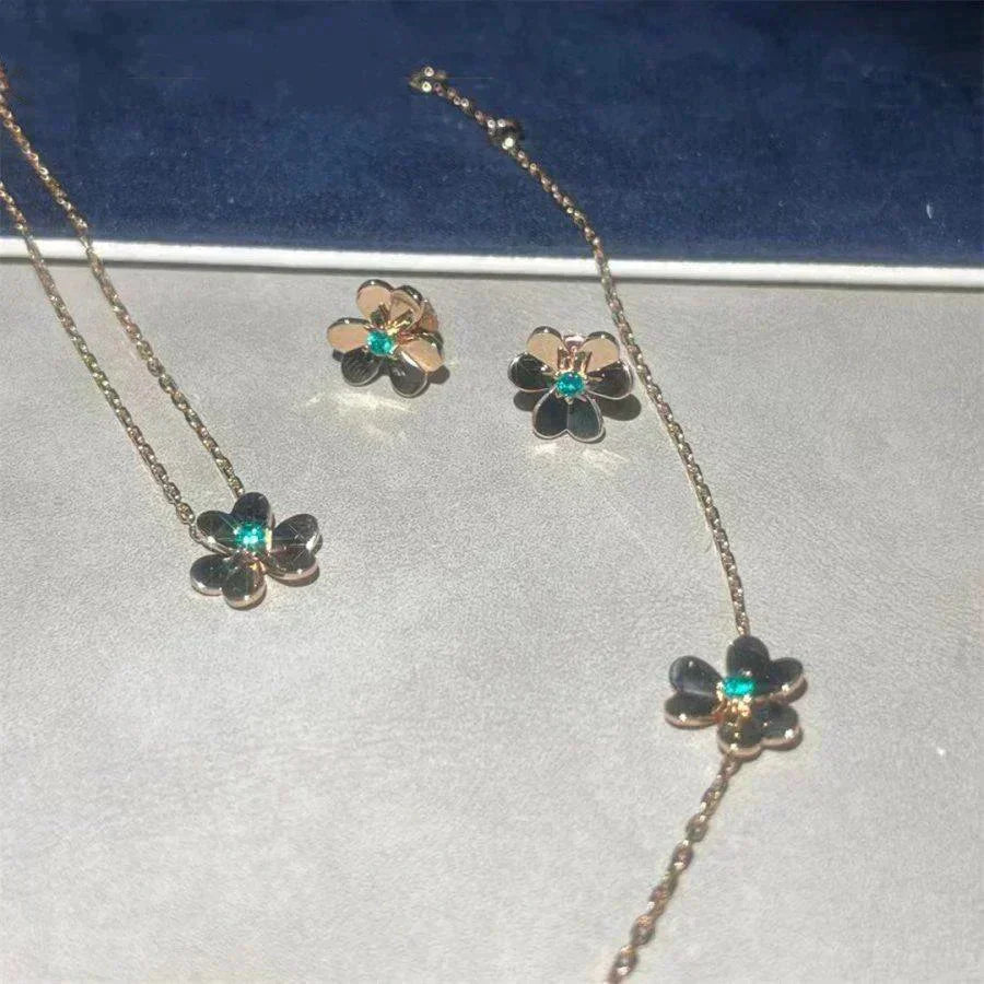 VCA FRIVOLE FLOWER MALACHITE EARRINGS