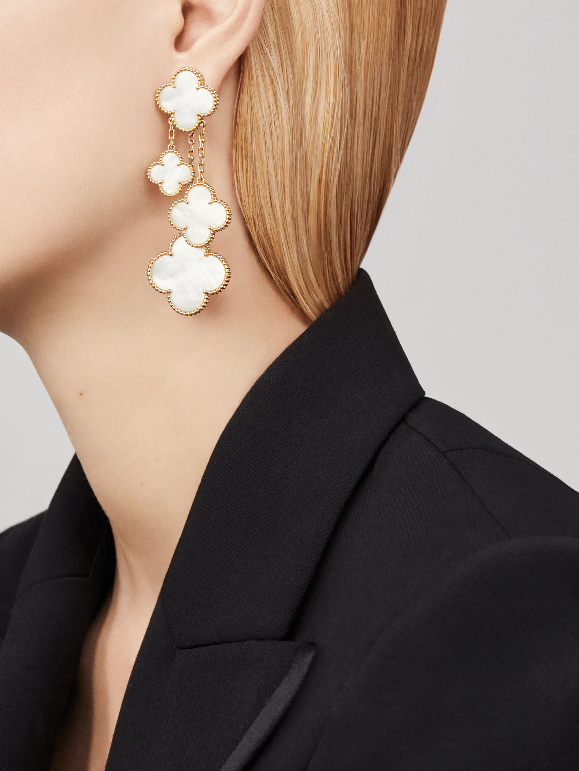 VCA CLOVER EARRINGS WHITE MOP 4 MOTIFS GOLD