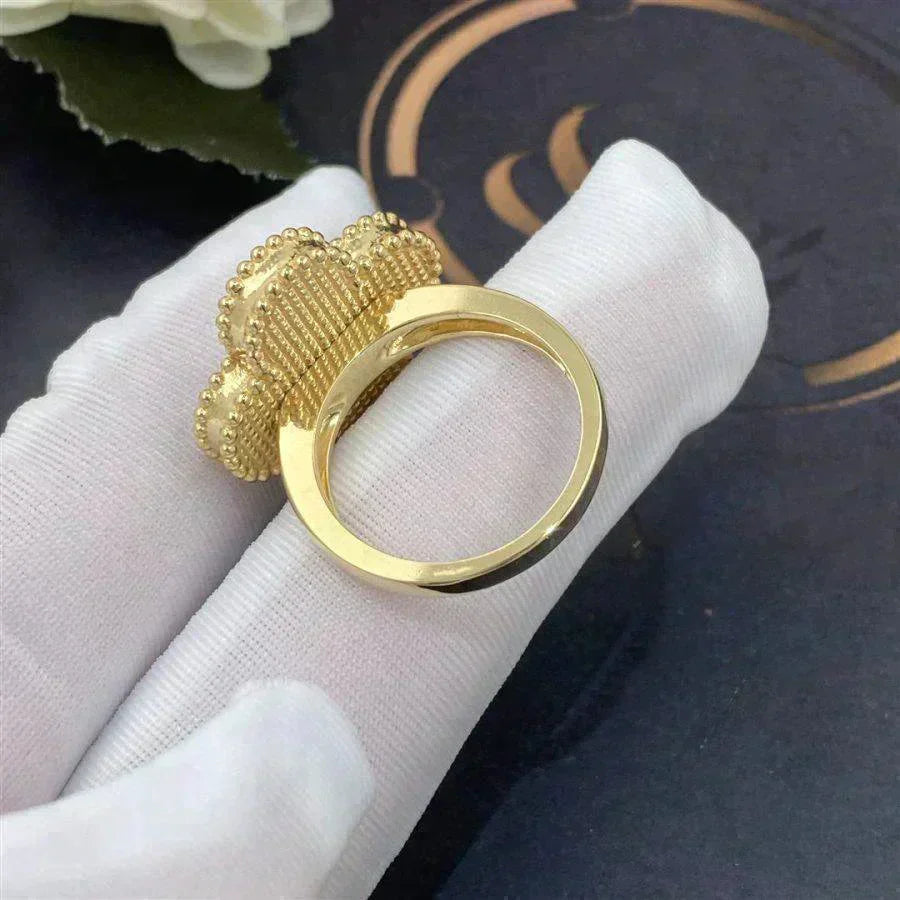 VCA CLOVER WHITE MOP RING