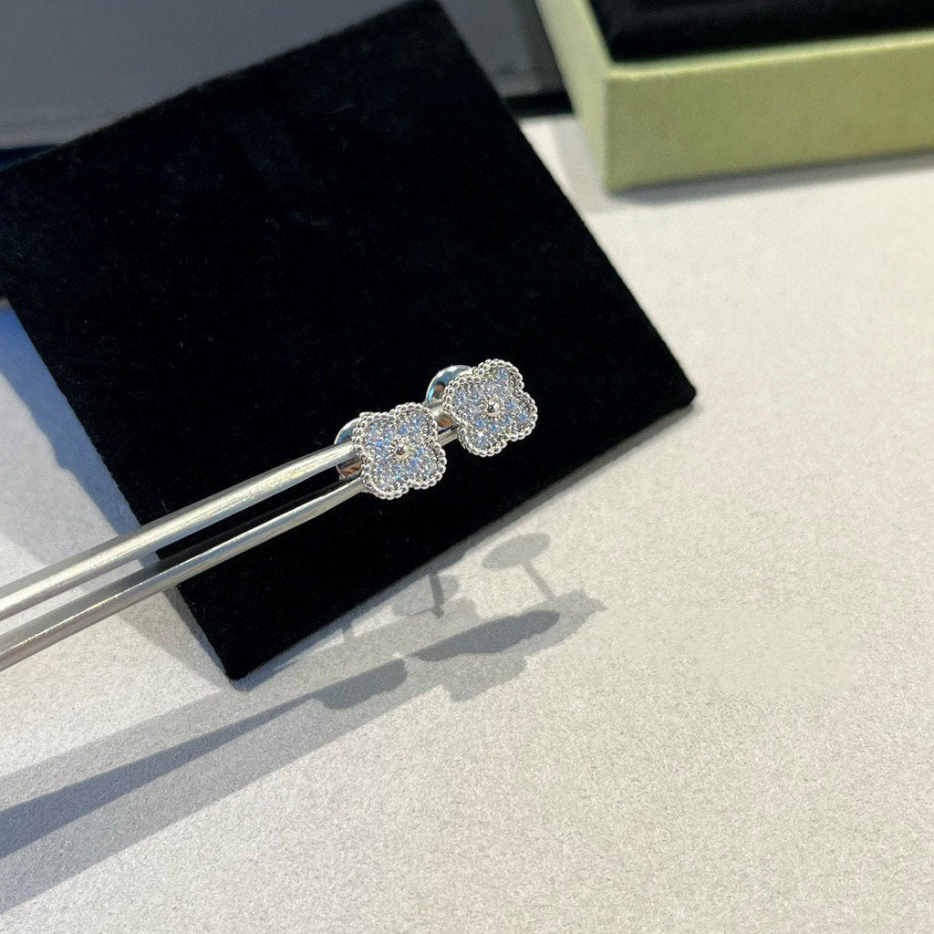 VCA CLOVER MINI DIAMOND STUD EARRINGS